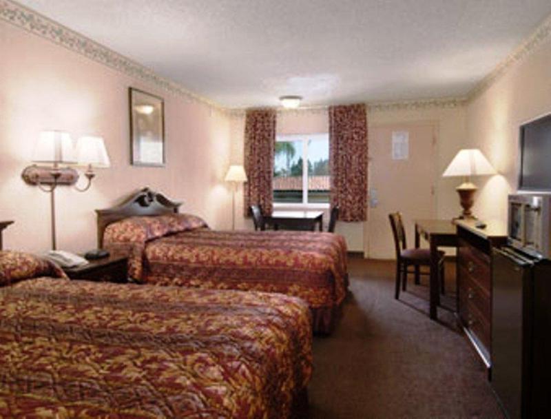 Travelodge By Wyndham Orange County Airport/ Costa Mesa Exterior foto